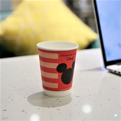 Tazze da caffè cartacei usa e getta personalizzate con coperchio da 16 oz